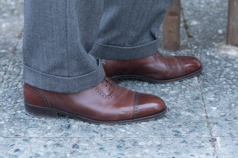 A brown quarter brogue Oxford is a wonderful shoe to have in ones shoe closet giày da thật, giày da nam FTT leather